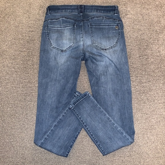 Democracy Jeans - Picture 2 of 7